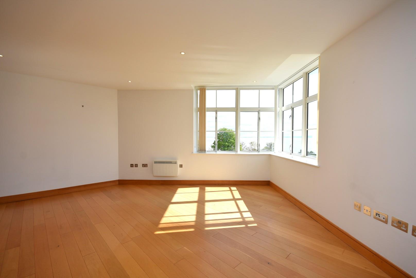 216 Headlands, Hayes Point, Sully, CF64 5QH